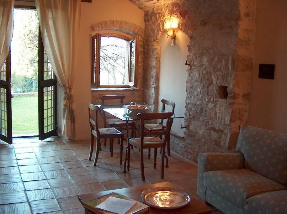 All Stone Horse Stable Converted To Elegant Apartment - Baltimora 斯波莱托 外观 照片