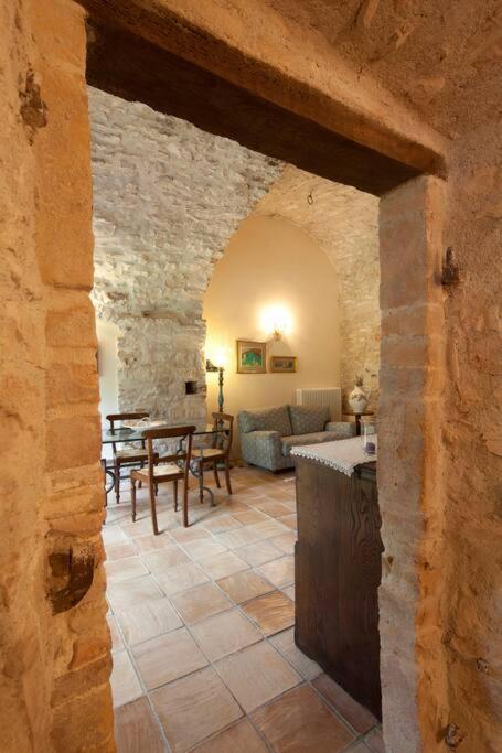 All Stone Horse Stable Converted To Elegant Apartment - Baltimora 斯波莱托 外观 照片
